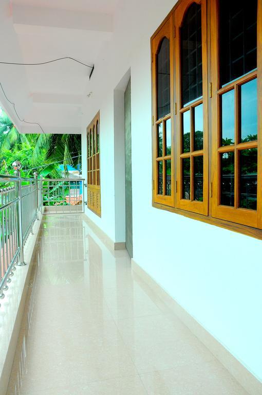 Grace Guest Home Thrissur Ngoại thất bức ảnh